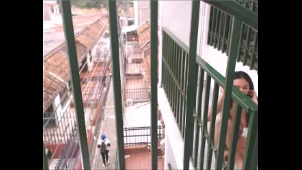 naked on the balcony Video mới lớn
