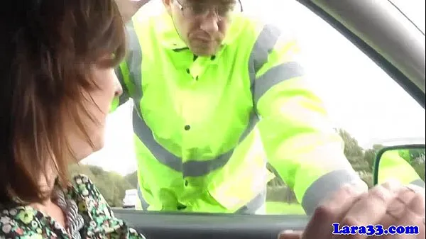 대규모 Mature british skank swallows police cum개의 새 동영상