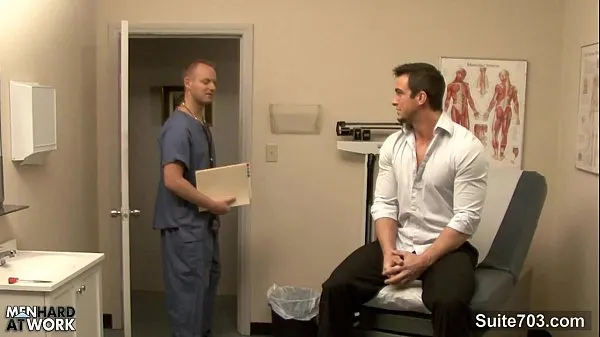 Grote Hot gay gets ass inspected by doctor nieuwe video's