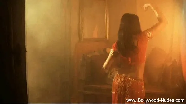 Grote In Love With Bollywood Girl nieuwe video's
