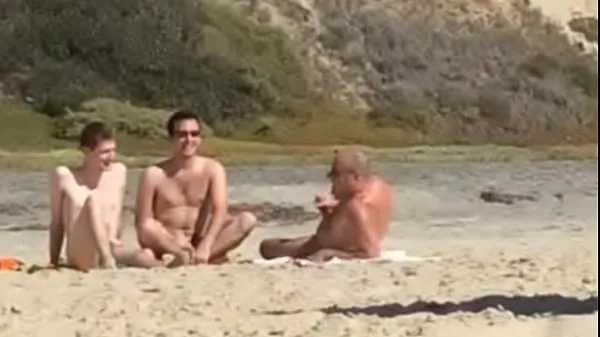 Büyük Guys caught jerking at nude beach yeni Video