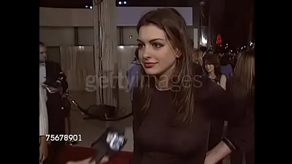 Store Anne Hathaway in her infamous see-through top nye videoer