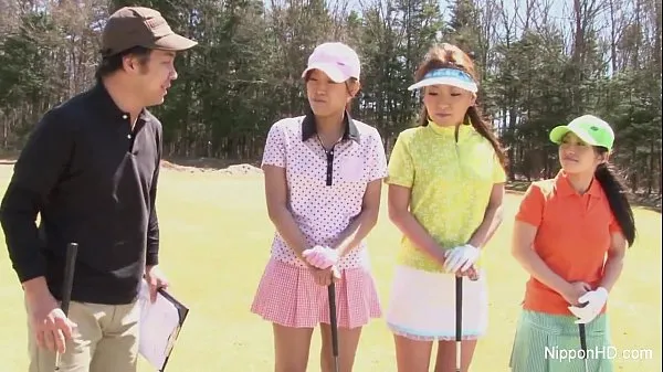 Veliki Asian teen girls plays golf nude novi videoposnetki