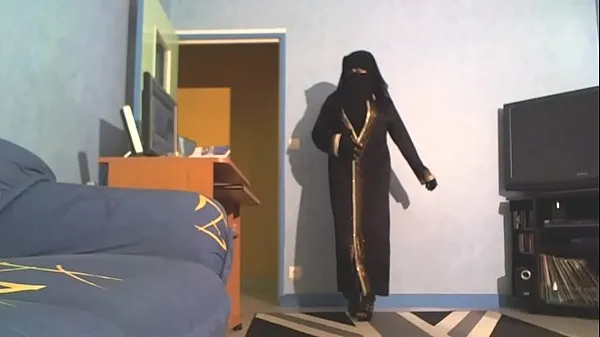 大きなdjellaba and niqab新しい動画
