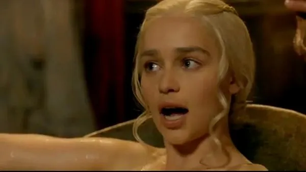 Veliki Emilia Clarke Game of Thrones S03 E08 novi videoposnetki