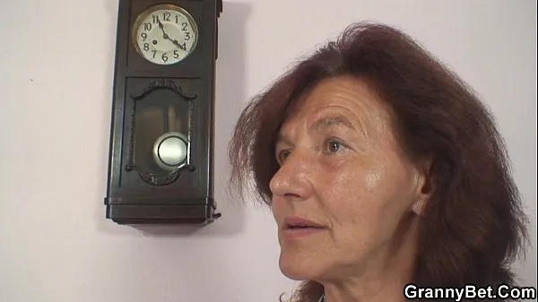 Velká He bangs sewing 70 years old granny nová videa