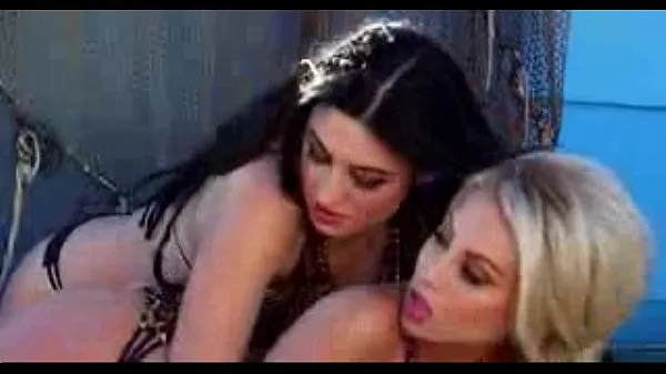 3 Playboy girls Getting Wild in Water Boat Video baru yang besar