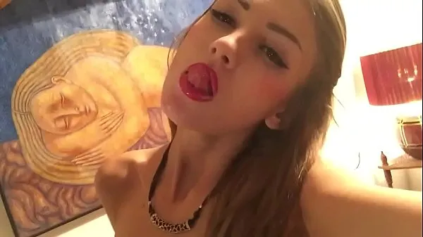 Huge dildo gives pretty teen orgasm مقاطع فيديو جديدة كبيرة