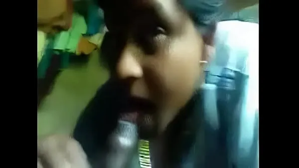 बड़े Tamil aunty enjoing with house owner नए वीडियो