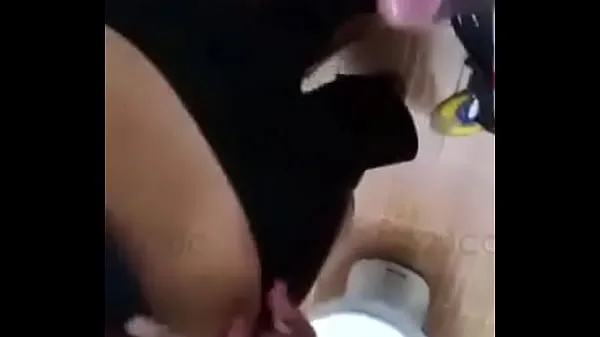 Stora So horny, took her husband to fuck in the bathroom nya videor