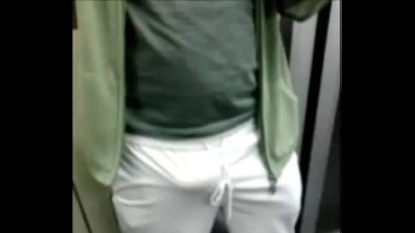 Büyük Horny hottie on the subway yeni Video