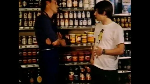 Store Confessions Of A Teenage (1976 nye videoer