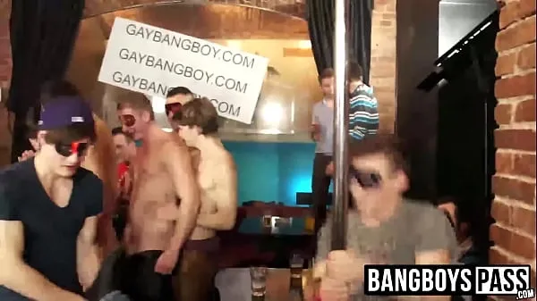 Horny guys have a massive gangbang party having nasty fun Video baru yang besar
