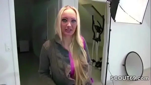 German Hot Stepmom MILF Seduce Him to Fuck and Facial Video baru yang besar