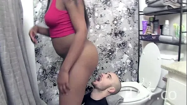 Nikki Ford Toilet Farts in Mouth Video baharu besar