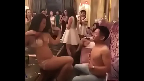 大Sexy girl in Karaoke in Cambodia新视频
