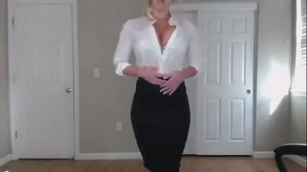 Veliki MILF Blonde Webcam Strip Her Uncensored Scene HERE PASTE LINK novi videoposnetki