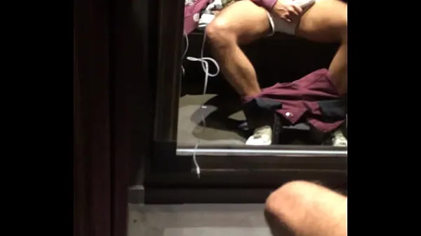 Hot in the locker room Video baharu besar