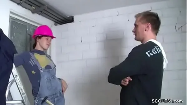 Grote Teeny craftswoman lets the customer fuck her nieuwe video's
