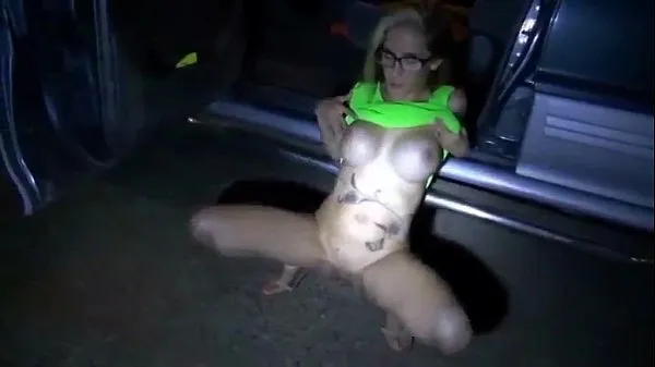 Dogging Having amateur sex in public outdoor مقاطع فيديو جديدة كبيرة