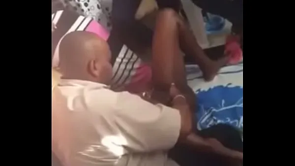 Ugandan Doctor teach how ladies squirt مقاطع فيديو جديدة كبيرة