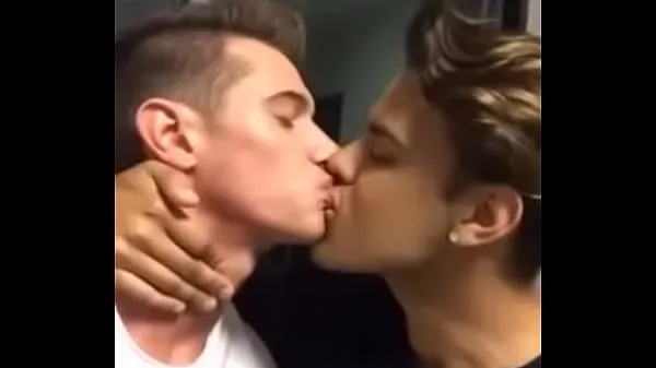 Velká I kissed a boy nová videa