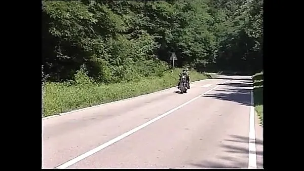 Grandi Cagna all'aperto scopata da un motociclista nuovi video