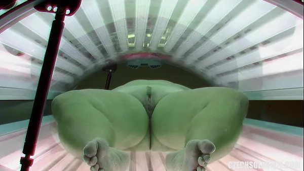 بڑے Beautiful Fatty MILF Cought in Solarium نئے ویڈیوز