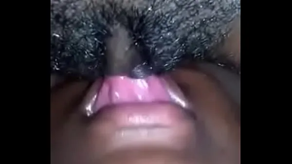 Veľké Guy licking girlfrien'ds pussy mercilessly while she moans nové videá