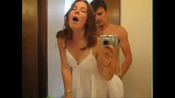 Grandes Amateur from on knees in bathroom gets cumshot novos vídeos