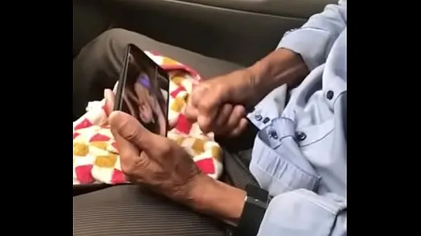 Gay khmer old man jerking off on car Video baru yang besar