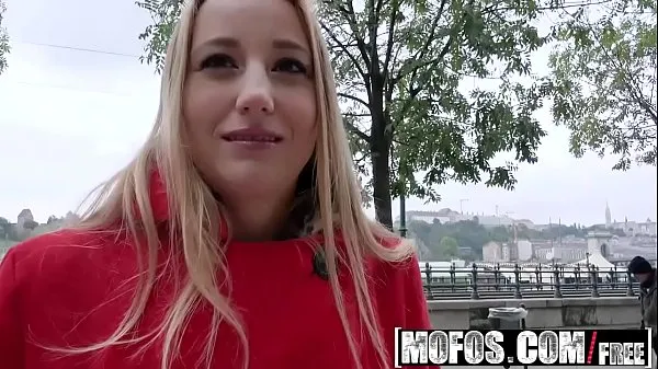 Mofos - Public Pick Ups - Young Wife Fucks for Charity starring Kiki Cyrus Video baru yang besar