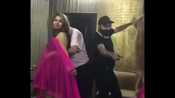 大Desi mujra dance at rich man party新视频
