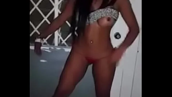 Grote Cali model Kathe Martinez detained by the police strips naked nieuwe video's