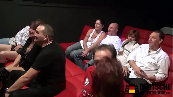 Grote Orgy in the porn cinema nieuwe video's