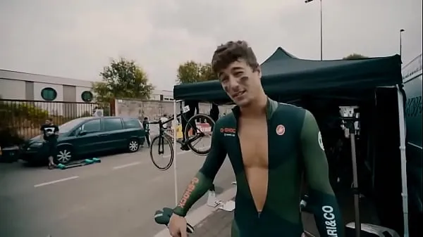 Store Cyclist With a Great Dick nye videoer