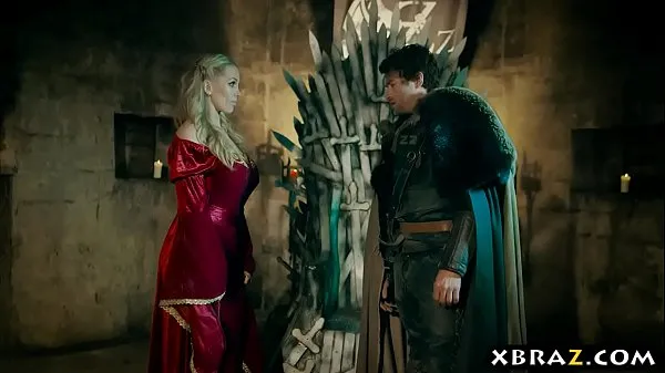 Veliki Game of thrones parody where the queen gets gangbanged novi videoposnetki