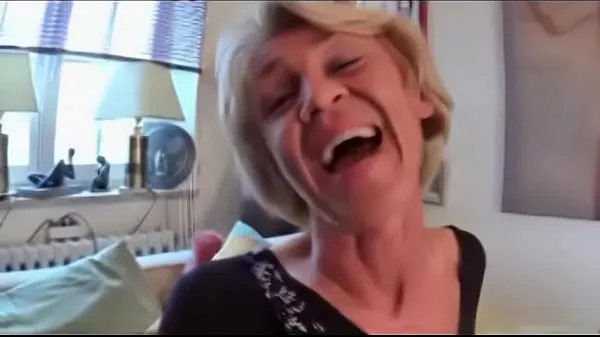 Grandi La nonna sottile ha bisogno di più nuovi video