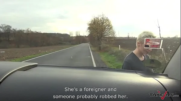 Naked blonde running thru the field rescued by horny stranger in van مقاطع فيديو جديدة كبيرة