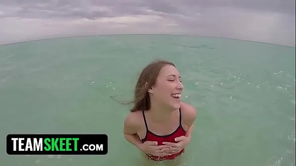 วิดีโอใหม่ยอดนิยม Real teen lifeguard fucks in pov for cum on tits and dollars รายการ