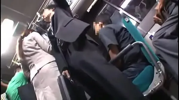 Asian student sex in bus مقاطع فيديو جديدة كبيرة