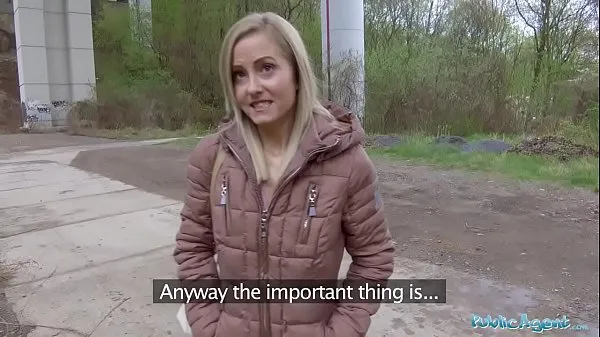 Veľké Public Agent Blonde runs from Police after fucking outdoors nové videá