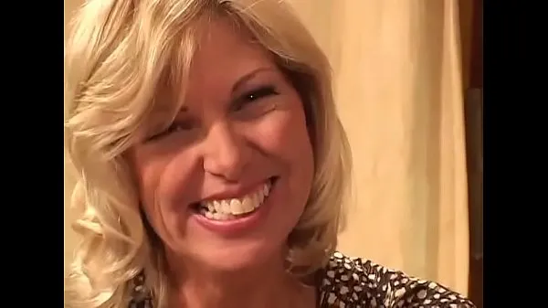 Store You really can't say no to this milf! Vol. 6 nye videoer