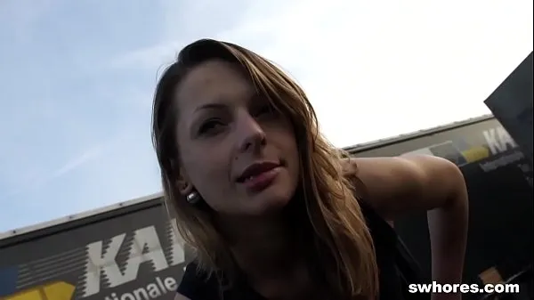 Grote Lucky catch: gorgeous street slut fucked for little money nieuwe video's