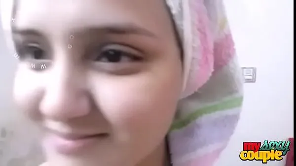 Indian Big boobs Bhabhi Sonia After Shower STRIPS for Husband Video baru yang besar