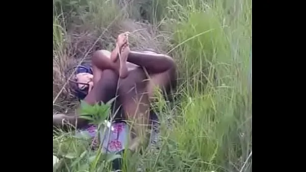 Veliki Black Girl Fucked Hard in the bush. Get More at novi videoposnetki