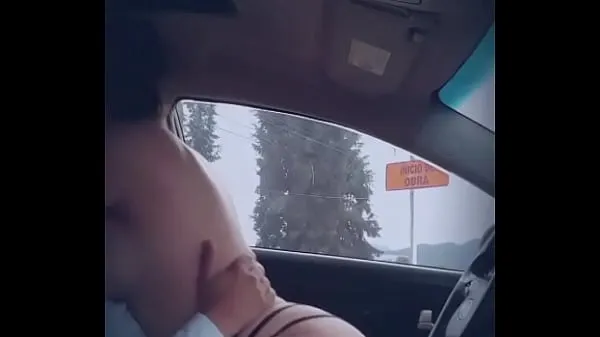 Fucking in the car by the road مقاطع فيديو جديدة كبيرة