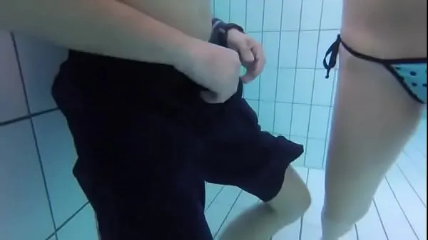 CPR Underwater in Public Pool Video baharu besar