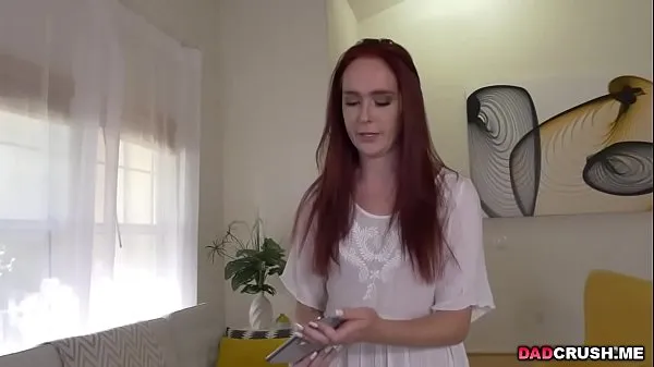 Veliki Hot redhead Alice Coxxx sucks stepdads dick novi videoposnetki