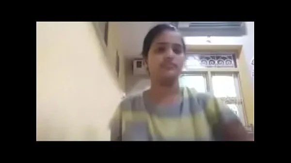 बड़े Busty teen plays with her boobs नए वीडियो